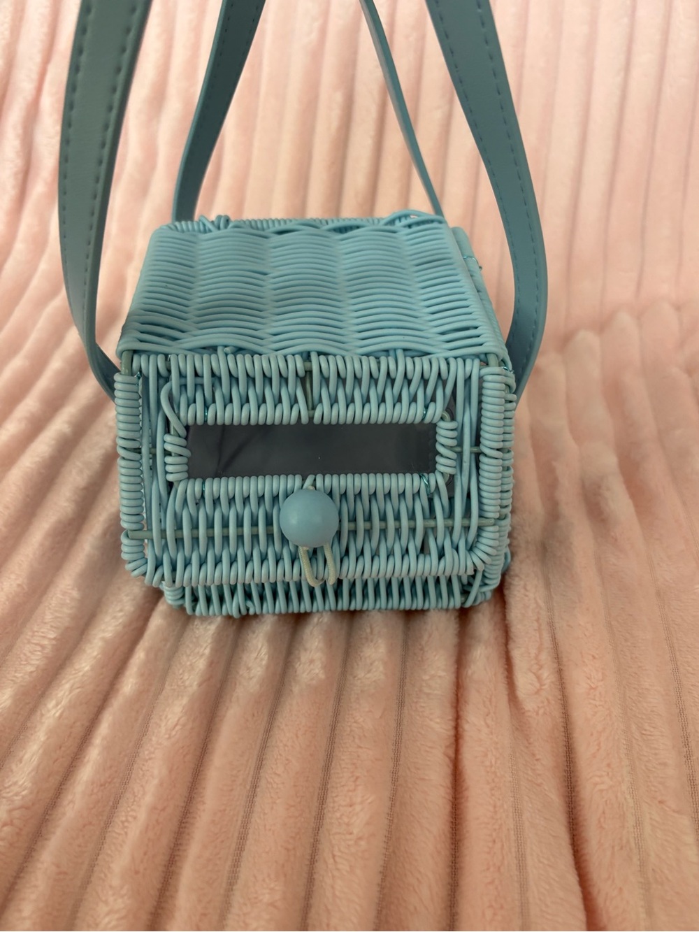 Tommy Bahama Blue Wicker Car Bag - Picture 5 of 7